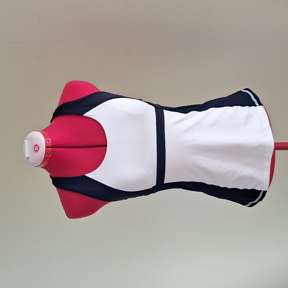 lululemon athletica Tops - Pre-owned Great Condition Lululemon Athletica Size 6